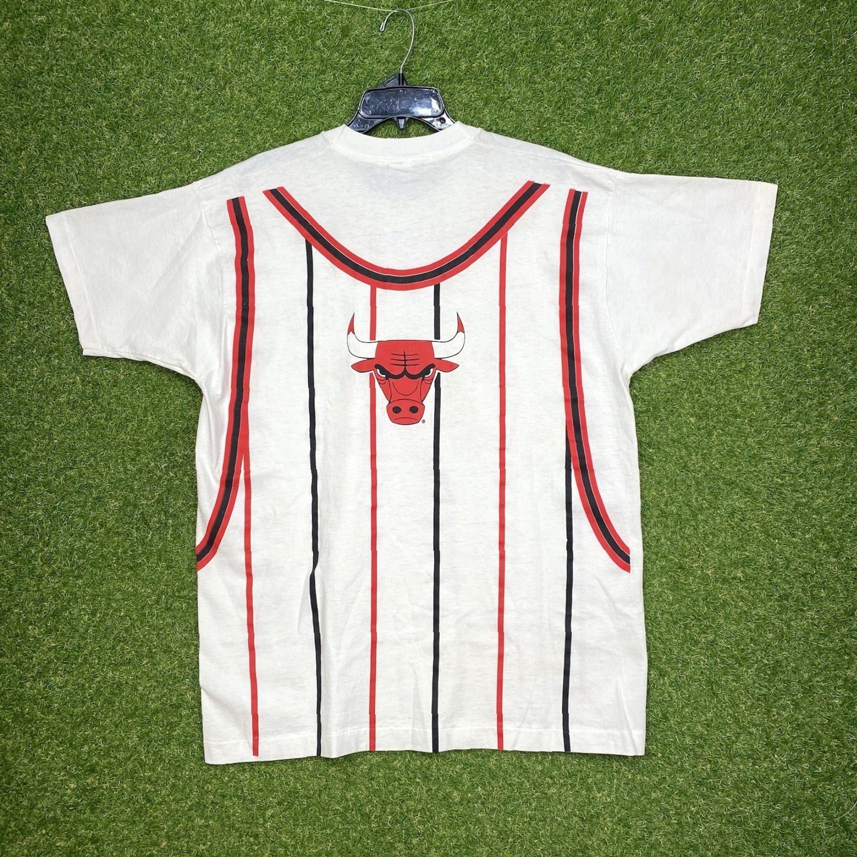 Vintage VINTAGE Chicago Bulls Shirt Mens XL White 1990s Graphic Tee Sportswear Jersey Single Stitch Extra Large Size US XL / EU 56 / 4 - 2 Thumbnail