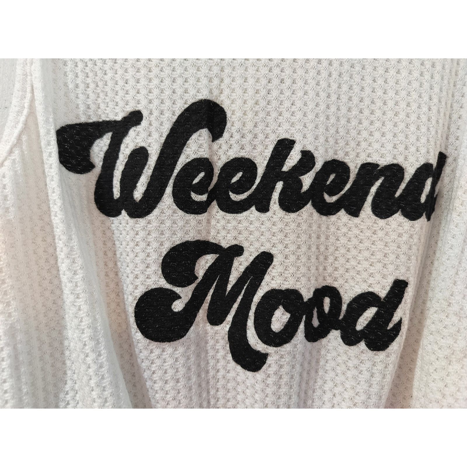Other Revive Juniors L White Waffle Knit Top “Weekend Mood” Size L / US 10 / IT 46 - 2 Thumbnail