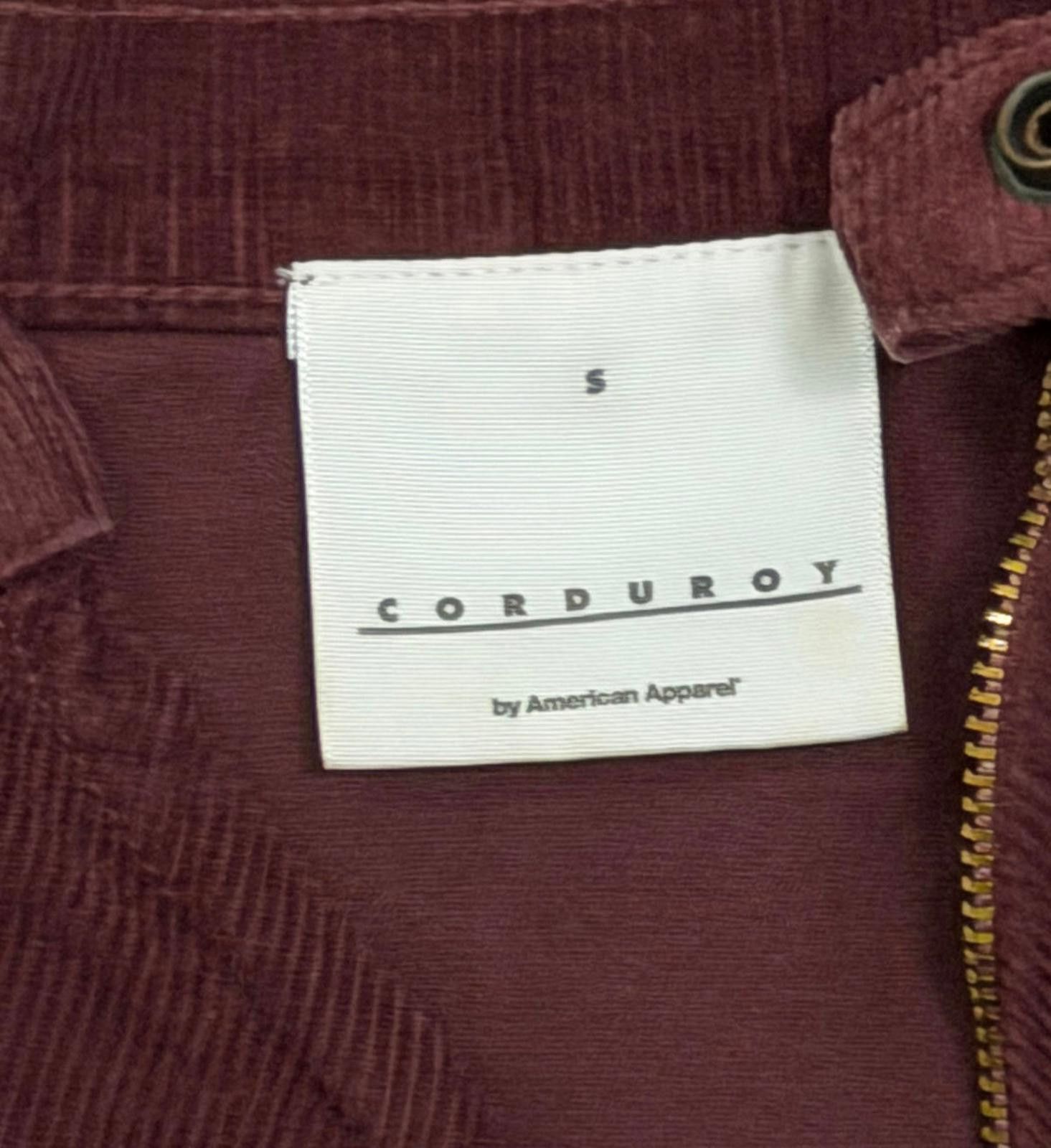 American Apparel AMERICAN APPAREL Corduroy Mini Skirt in Burgundy (SMALL) Size 28" / US 6 / IT 42 - 4 Thumbnail