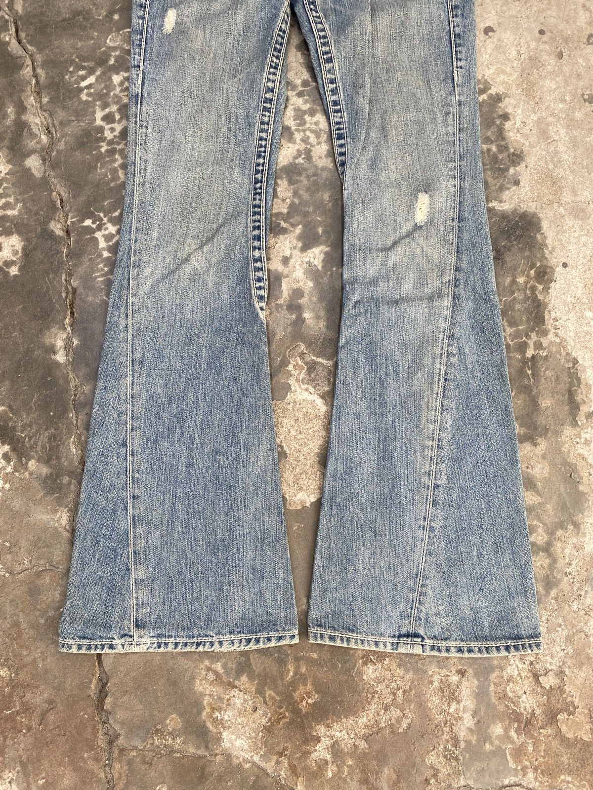 True Religion Flared True Religion Spiral Bootcut Jeans Size 28" / US 6 / IT 42 - 2 Thumbnail