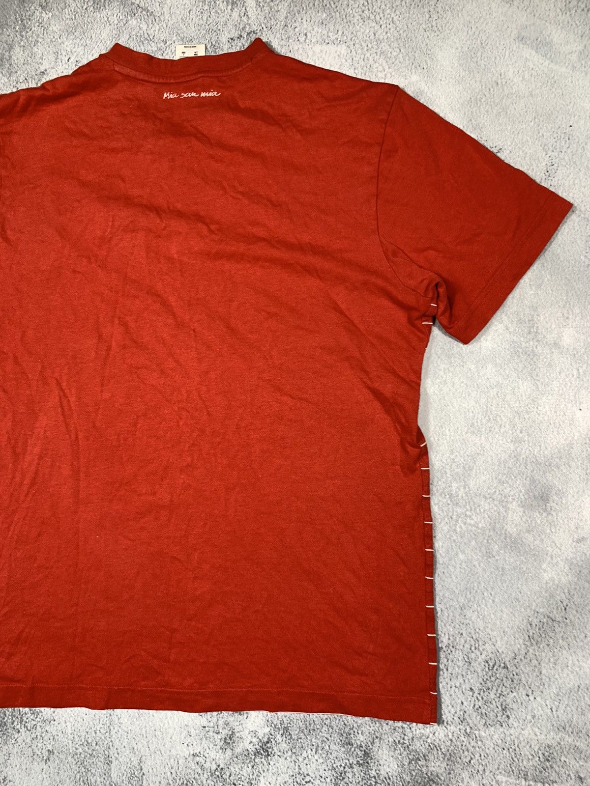 Vintage Vintage Y2K Adidas Fc Bayern Munchen striped tee size L Size US L / EU 52-54 / 3 - 8 Thumbnail