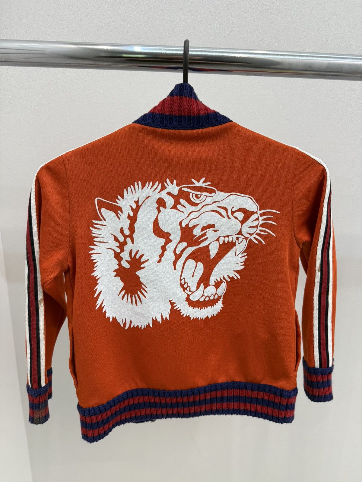 キッズ　GUCCI タイガープリントジャケット Gucci Gucci Kids Tiger Logo Zip Truck Jacket | Grailed