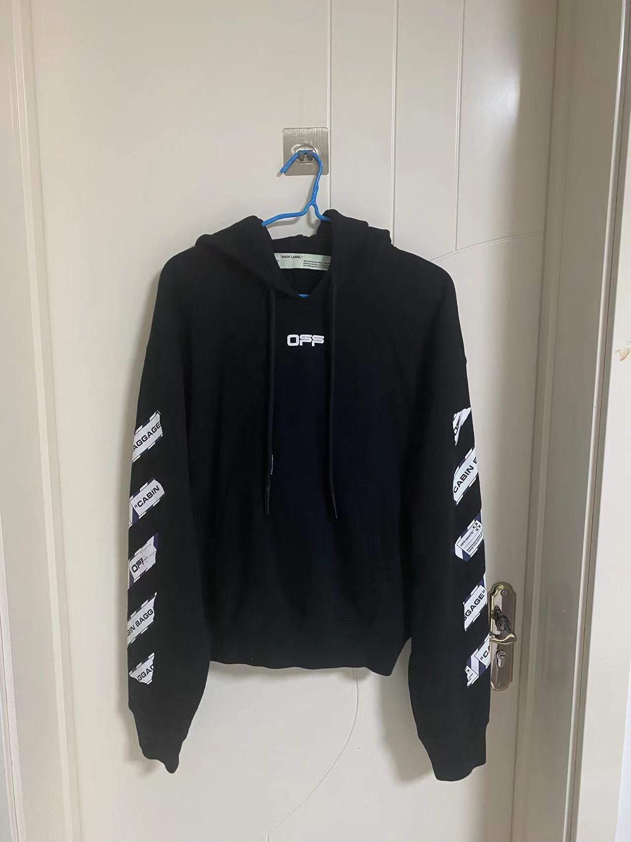 Off-White OFF-WHITE SS20 Airport Tape Arrow Hoodie Size US S / EU 44-46 / 1 - 12 Thumbnail