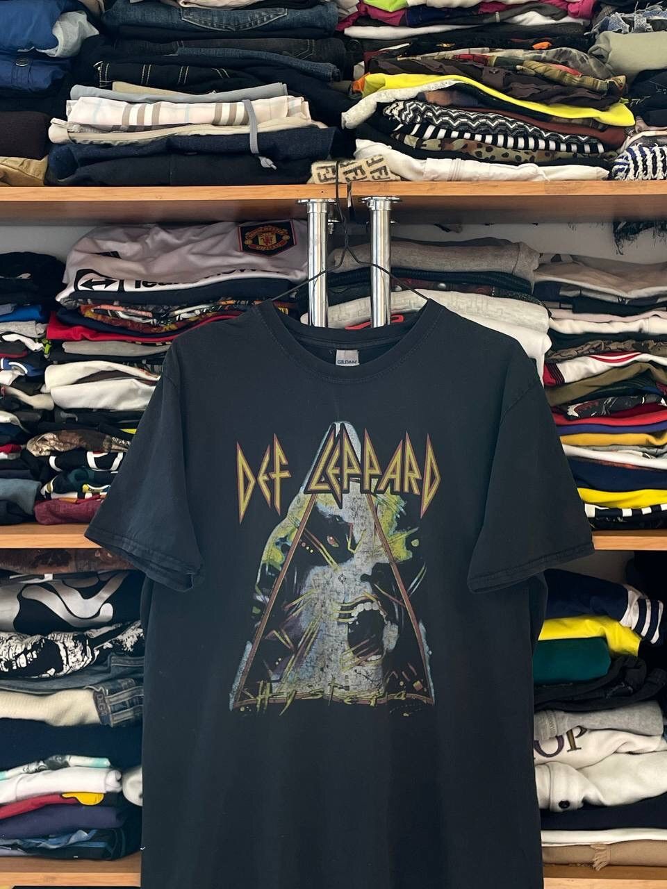 Other Vintage Y2K Def Leppard Heavy Metal Trashed Tee Size US XL / EU 56 / 4 - 2 Thumbnail