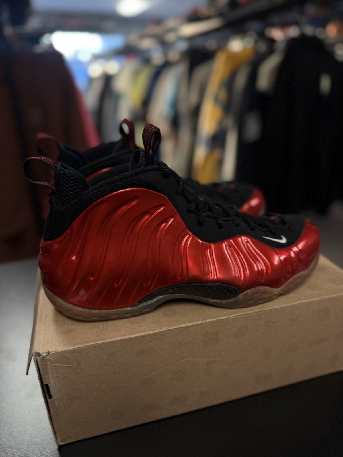 Nike Nike Foamposite Metallic Red Size 11 (2017) (314996-610) Size US 11 / EU 44 - 1 Thumbnail
