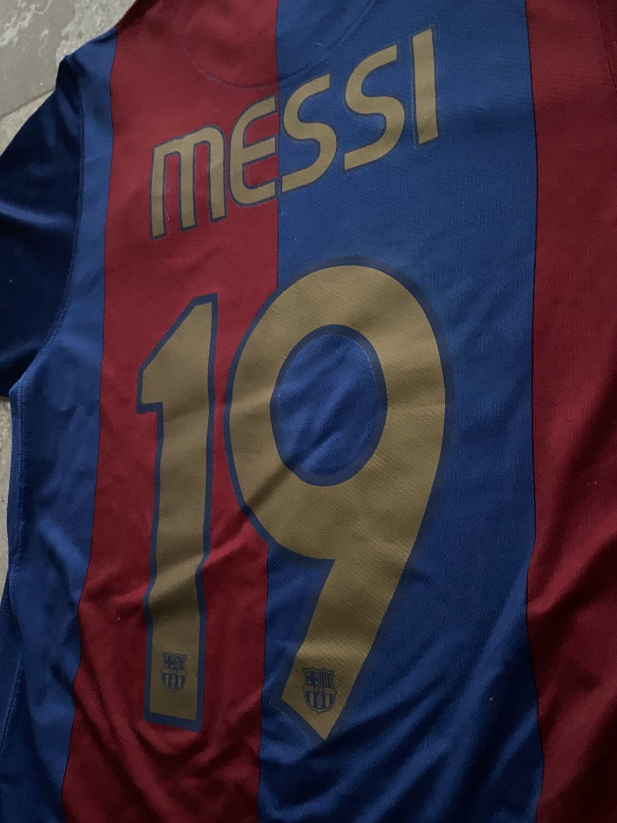 Vintage Messi 2006-2007 Kit F.C Barcelona #19 (Like New) Size US M / EU 48-50 / 2 - 2 Thumbnail