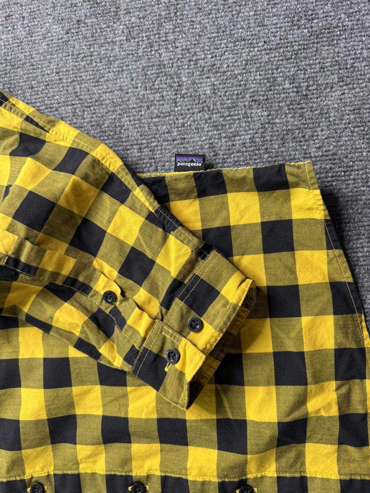 Patagonia Patagonia Organic Cotton Plaid Button Up Shirt Mens M Yellow Size US M / EU 48-50 / 2 - 3 Thumbnail
