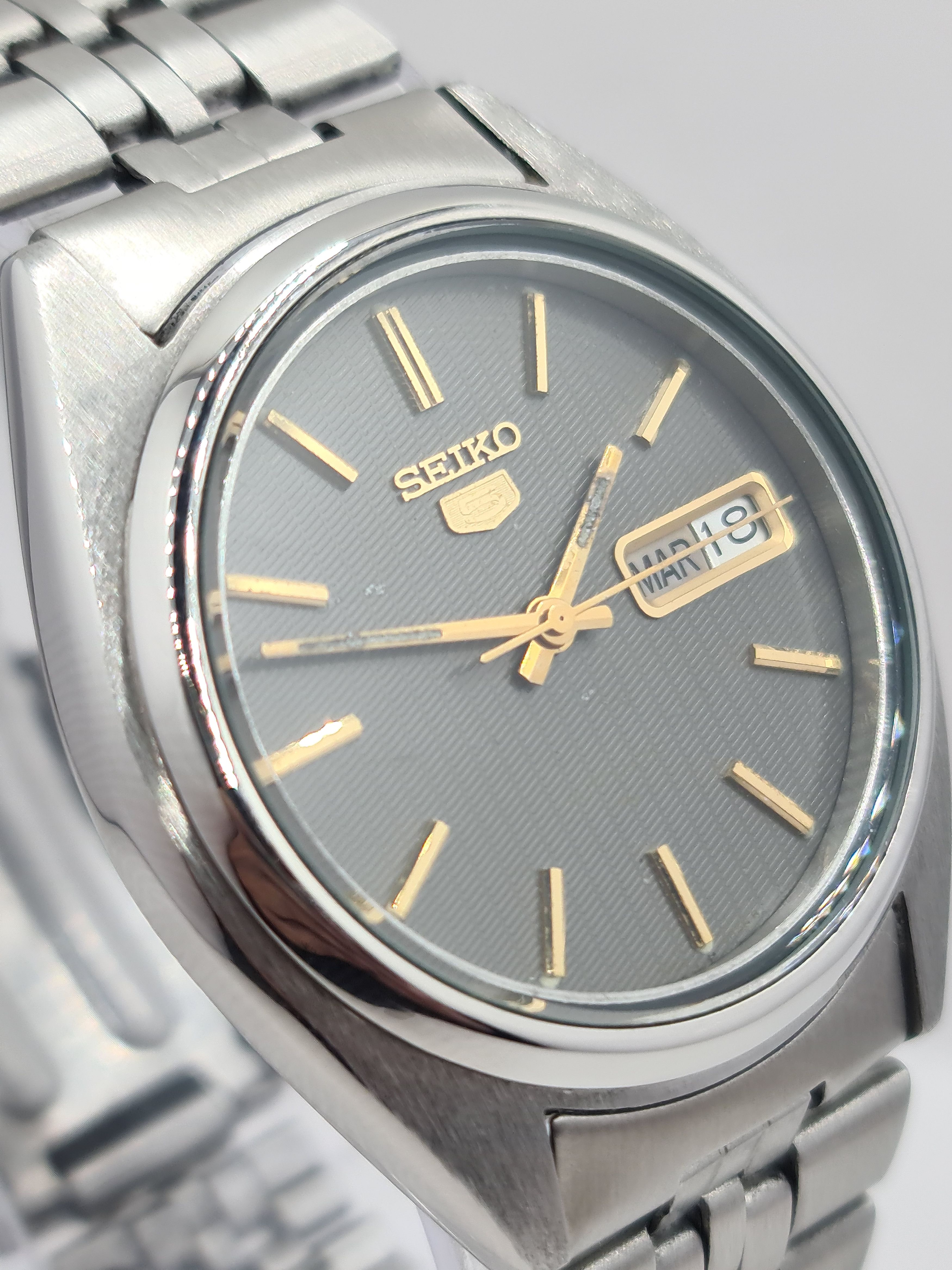 Seiko Automatic Wrist Watch 17Jewels Day/date Japan in Grey, Men's (Size 36)