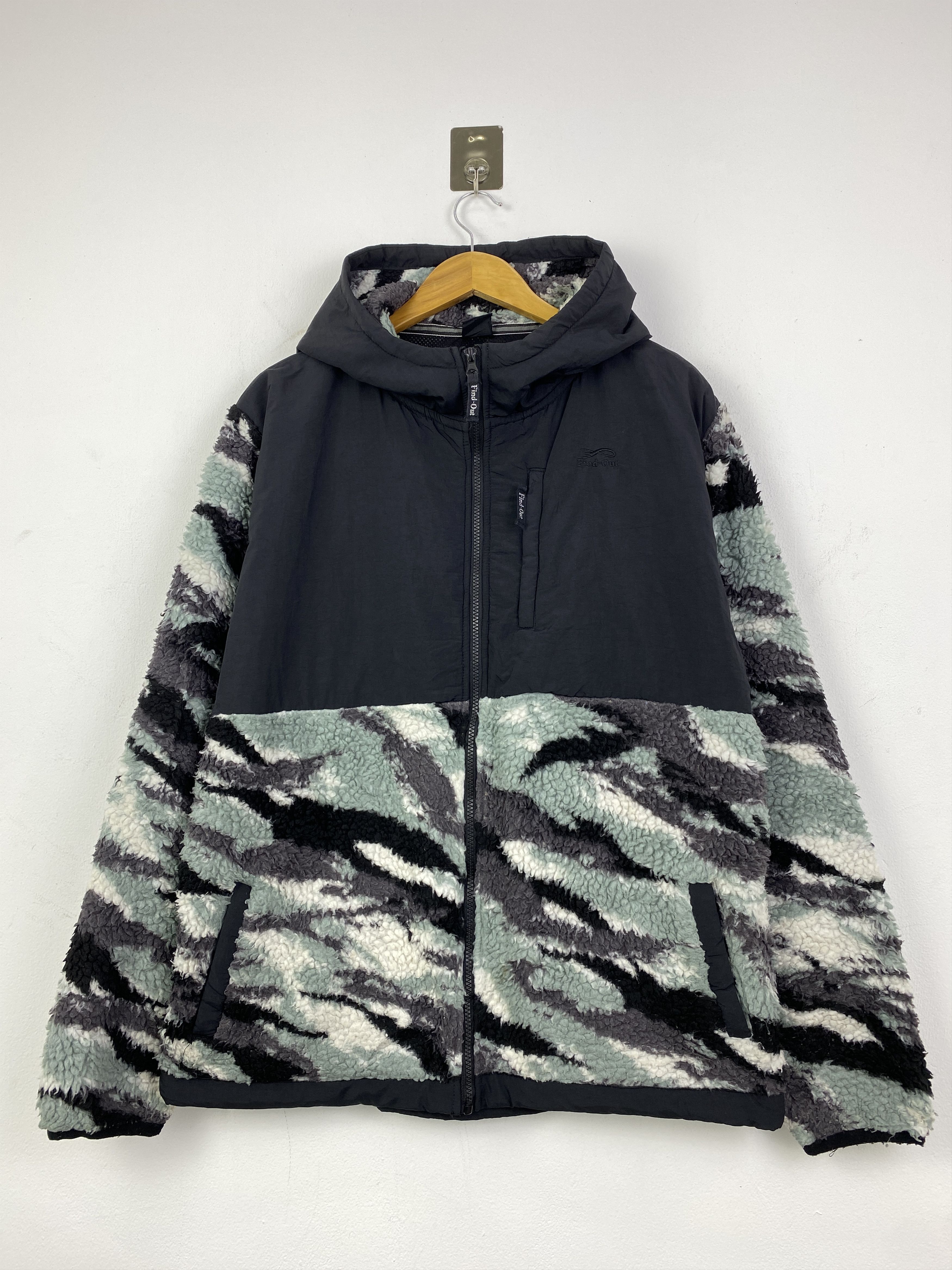 Japanese Brand Vintage Find Out Camo Sherpa Hoodie Jacket JA0236 Size US XL / EU 56 / 4 - 1 Thumbnail