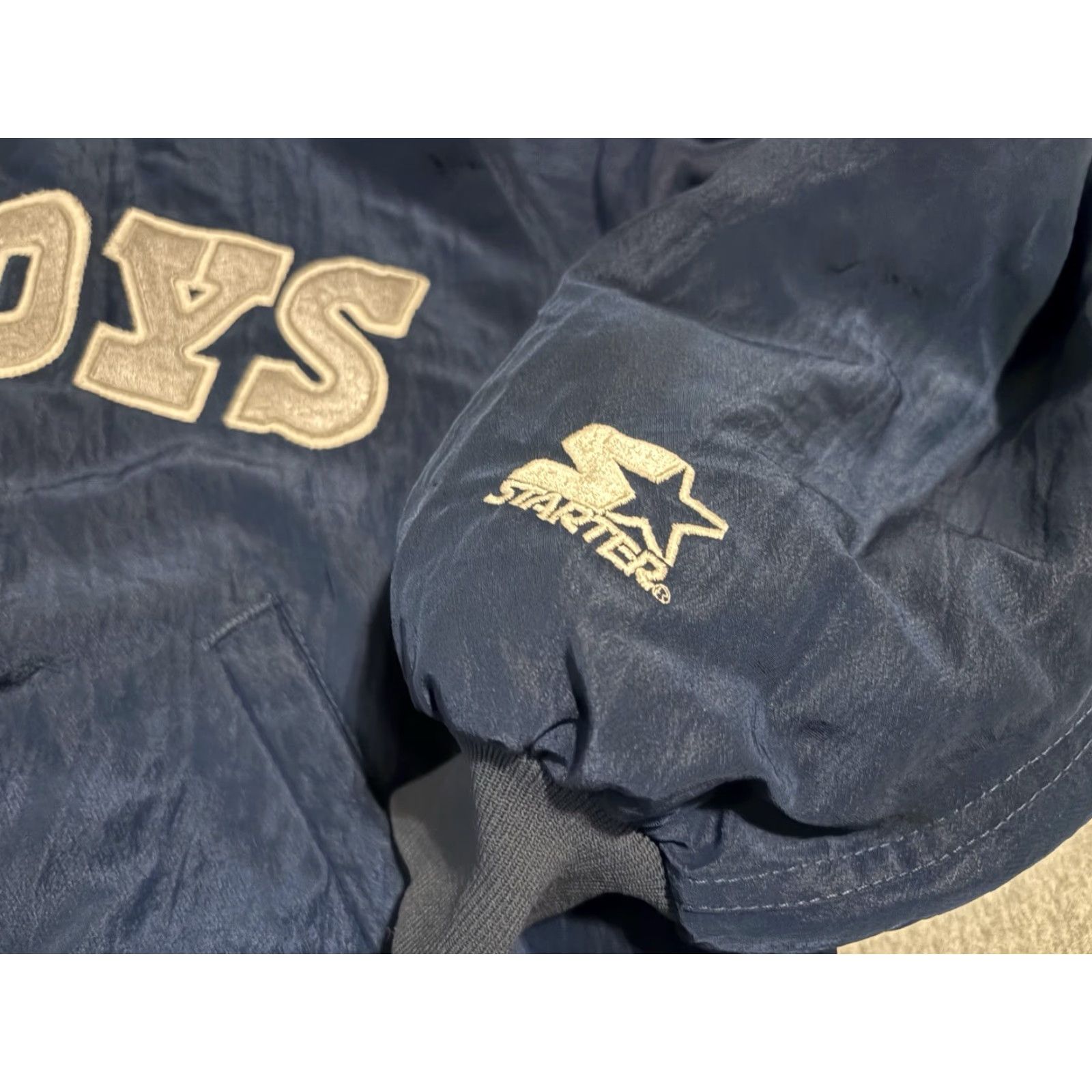 Starter VINTAGE Starter Dallas Cowboys NFL Jacket Large L Regular Men Jacket Blue 90s United States/Nylon Shirt? Size US L / EU 52-54 / 3 - 5 Thumbnail