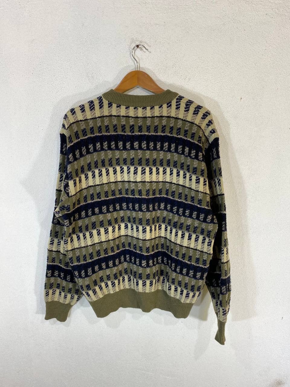 Japanese Brand vintage japanese brands knitwear very nice design Size US L / EU 52-54 / 3 - 6 Thumbnail