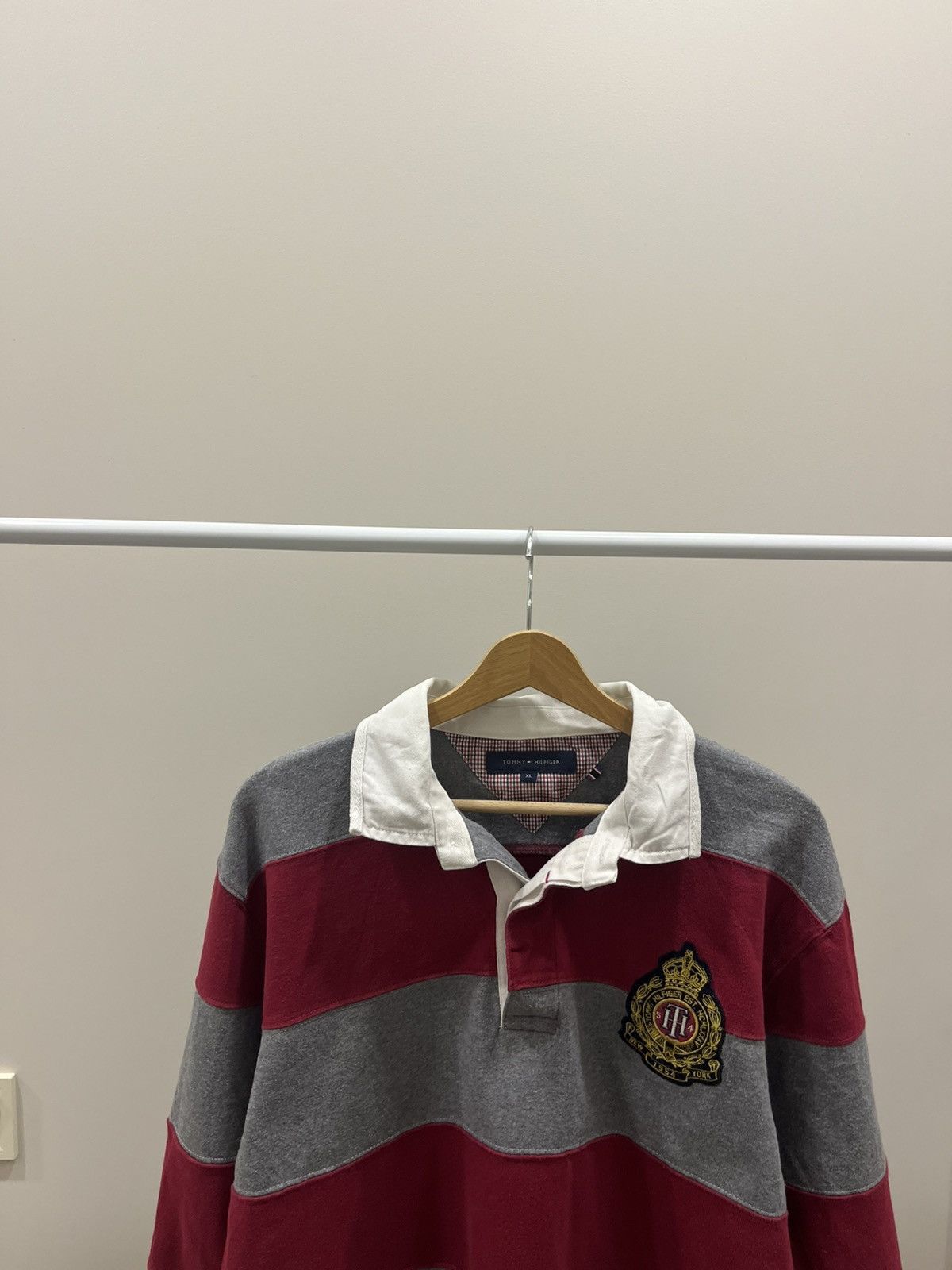 Vintage Vintage Tommy Hilfiger Rugby Long Sleeve Y2K Striped Size US XL / EU 56 / 4 - 2 Thumbnail