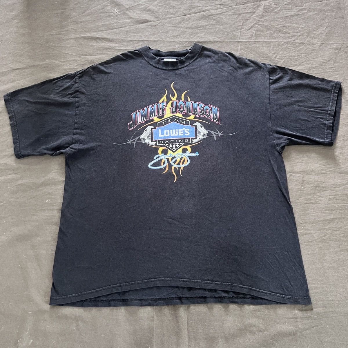 NASCAR Vintage Y2K Jimmy Johnson Lowes Team Racing Tee 2XL Faded Size US XXL / EU 58 / 5 - 2 Thumbnail