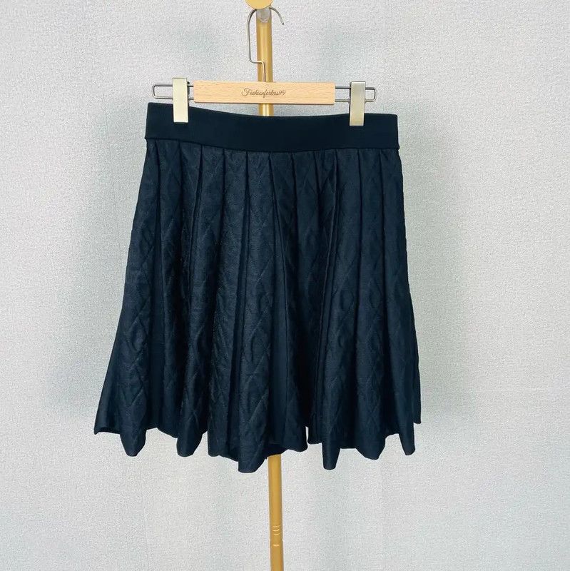 Louis Vuitton Louis Vuitton Women's Black Skirt 0089 Size 26" / US 2 / IT 38 - 1 Thumbnail