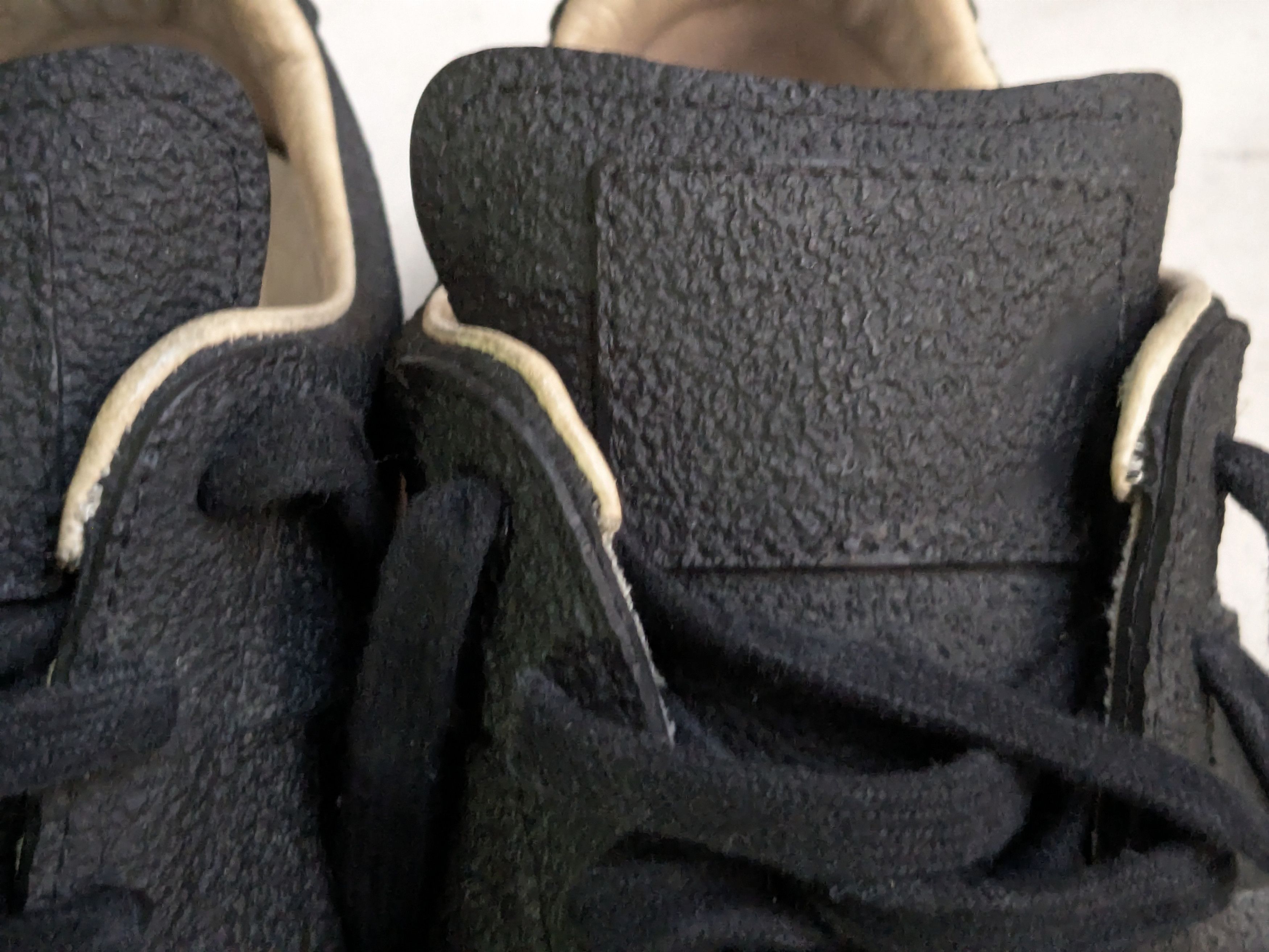 Maison Margiela Maison Margiela Replica GAT Rubberized 9 42 Low Tops Size US 9 / EU 42 - 4 Thumbnail