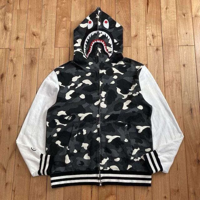 Bape 💫Glow in the dark💫 BAPE City Camo Shark Full Zip Hoodie APE Size US XXL / EU 58 / 5 - 2 Thumbnail