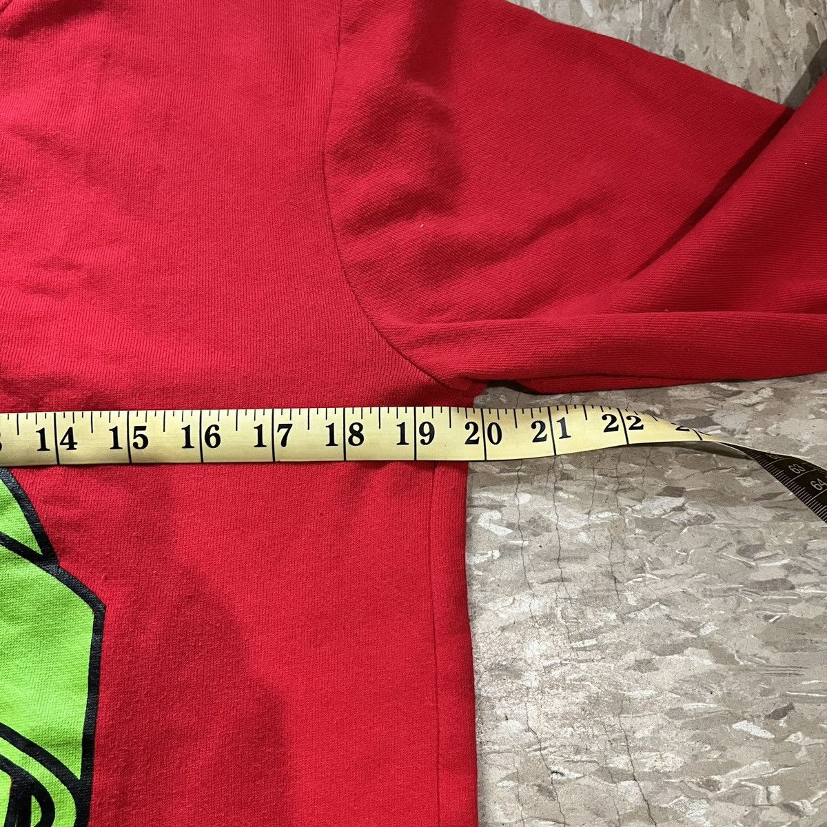 Other Vintage Red Looney Tunes Marvin The Martian Crewneck Size US S / EU 44-46 / 1 - 5 Thumbnail