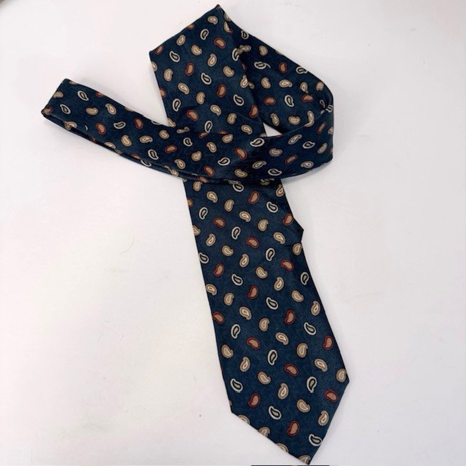 Jos. A. Bank JOS. A. BANK Executive Silk 60 1/2 x 3 1/2" tie Paisley NAVY Size ONE SIZE - 6 Thumbnail
