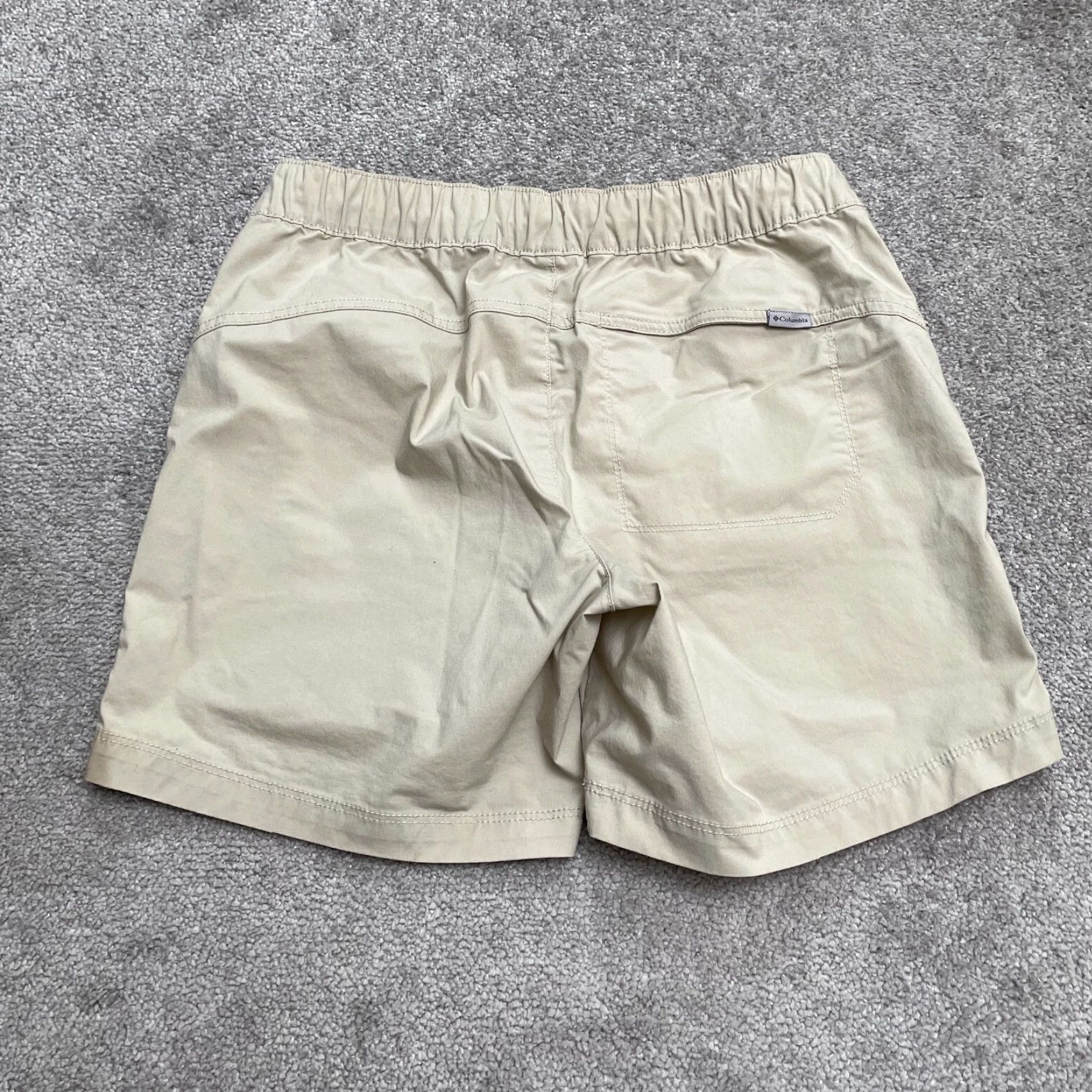 Vintage Columbia Bermuda Shorts Womens 8 Beige Pockets Elastic Waist Casual Outdoor 30x6 Size 30" / US 8 / IT 44 - 2 Thumbnail