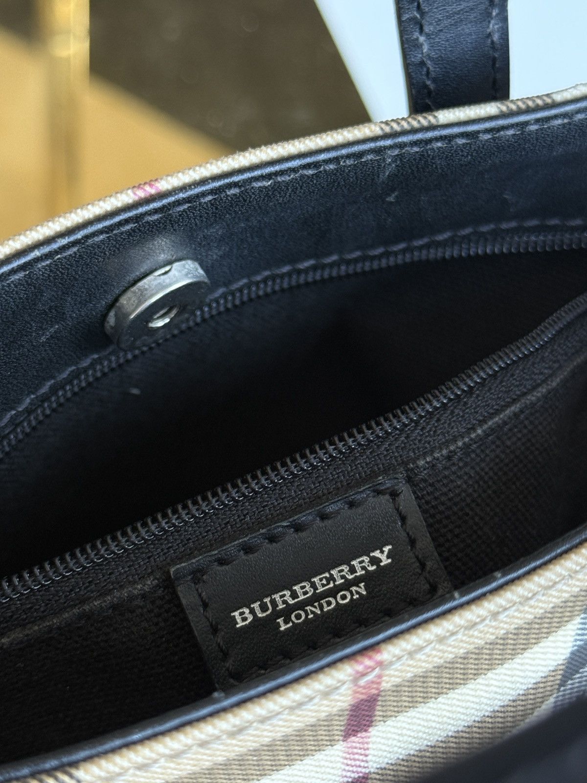 Burberry × Vintage Vintage y2k Burberry bucket handbag nova check avantgarde 90s Size ONE SIZE - 3 Thumbnail