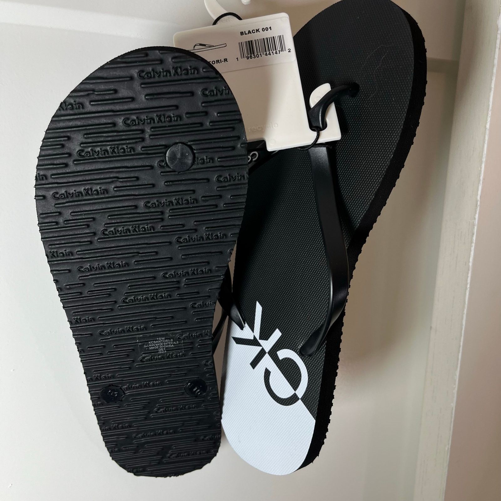 Calvin Klein •NEW• Calvin Klein CK Men’s Flip Flops in Black & White Size US 10 / EU 43 - 4 Thumbnail