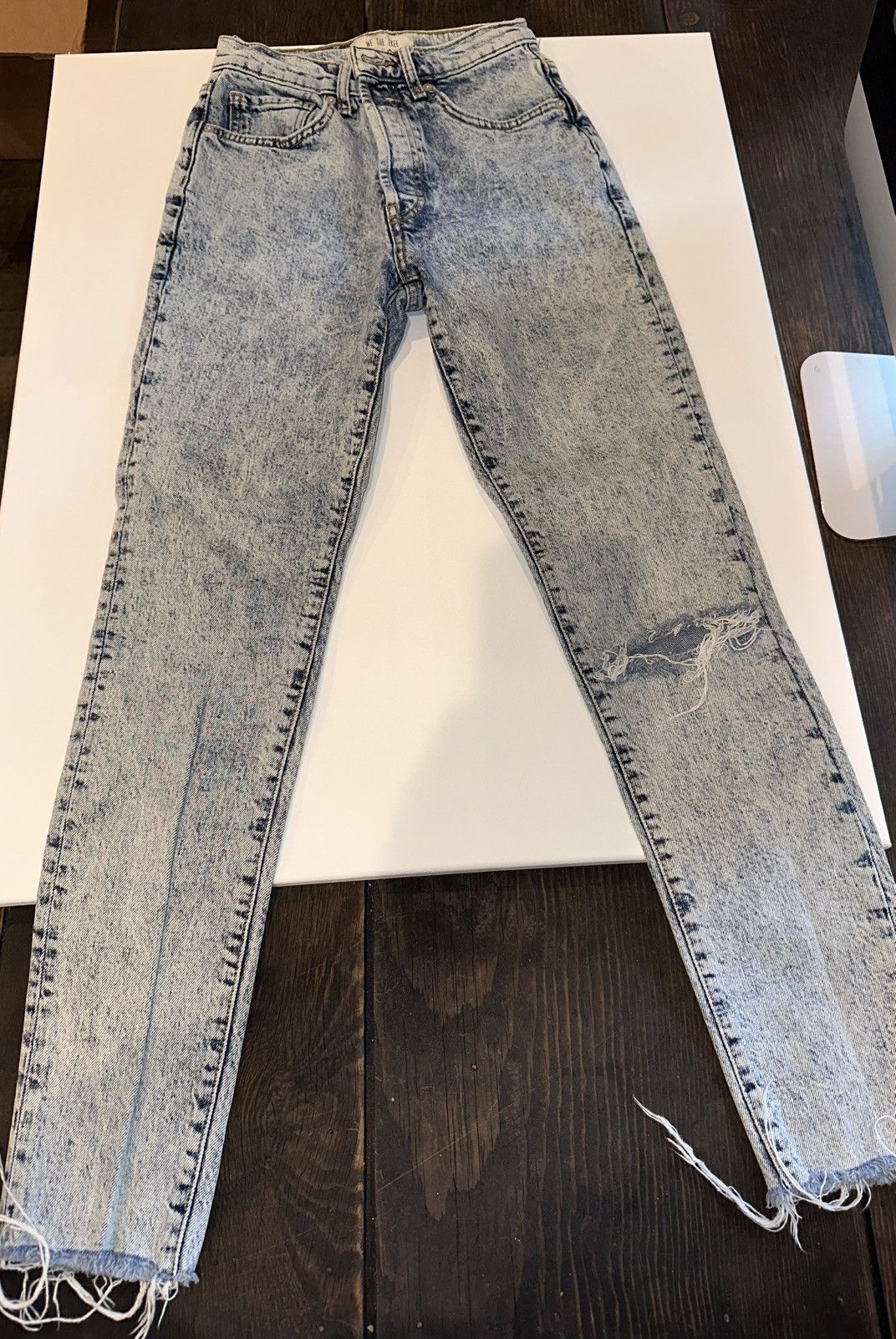 Free People Free People We The Free High Rise Dis Acid Wash Jeans Sz 26 Size 26" / US 2 / IT 38 - 6 Thumbnail