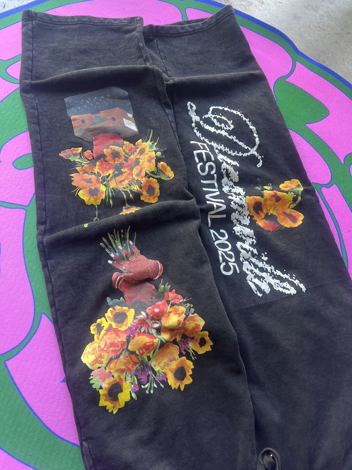 Dreamville Dreamville Festival 2025 Sweatpants Floral Graphic J. Cole Size US 34 / EU 50 - 2 Thumbnail
