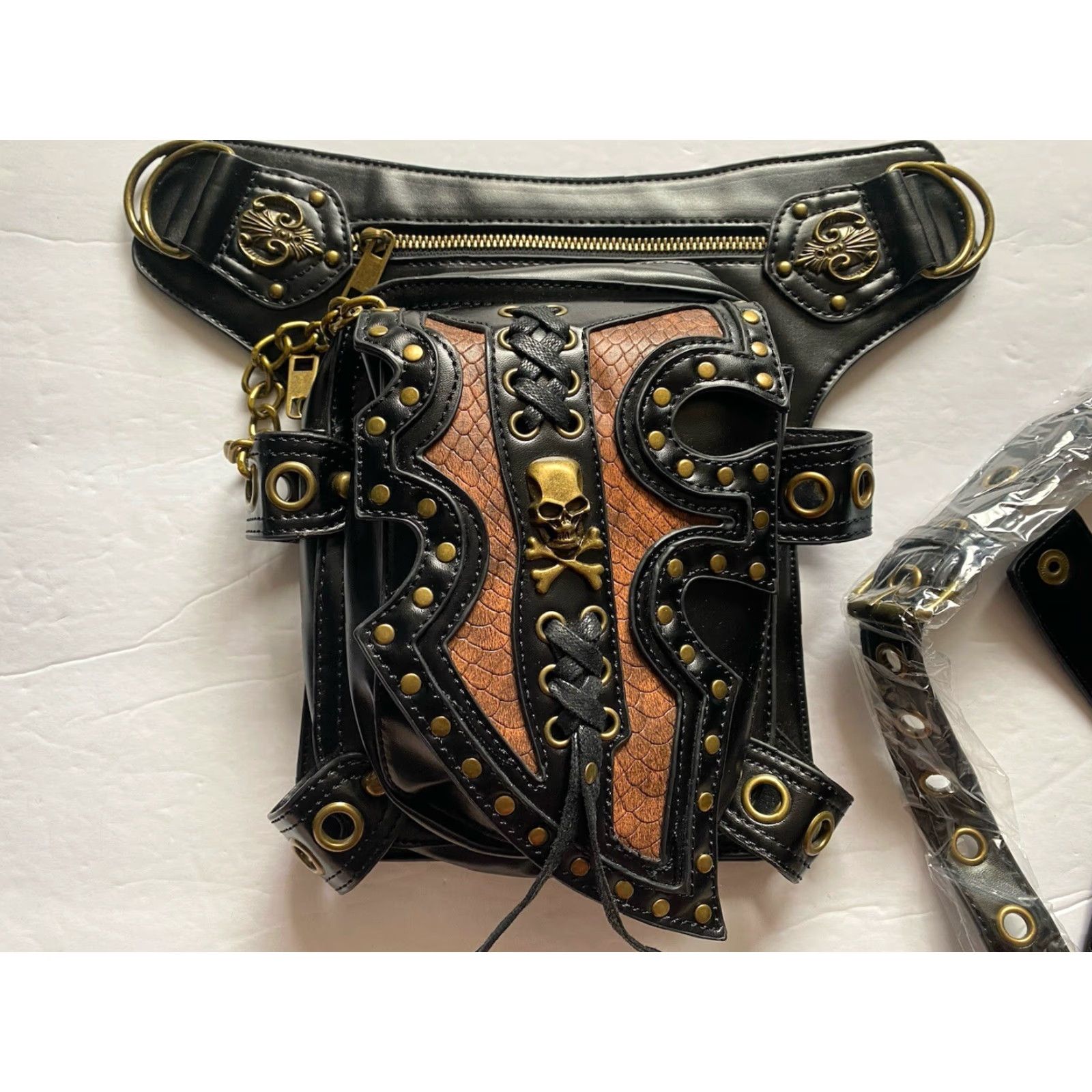 Vintage Leather Hip Bag Women Black Gothic Steampunk Skull Pirate Motorcycle Renaissance Festival Bag Size ONE SIZE - 5 Thumbnail