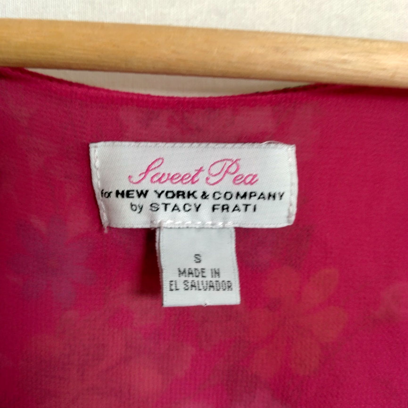 Vintage New York & Co Wrap Blouse Pink Floral Semi Sheer Tie Long Sleeve Small Women V-Neck Chiffon Polyester Womens Size S / US 4 / IT 40 - 6 Thumbnail