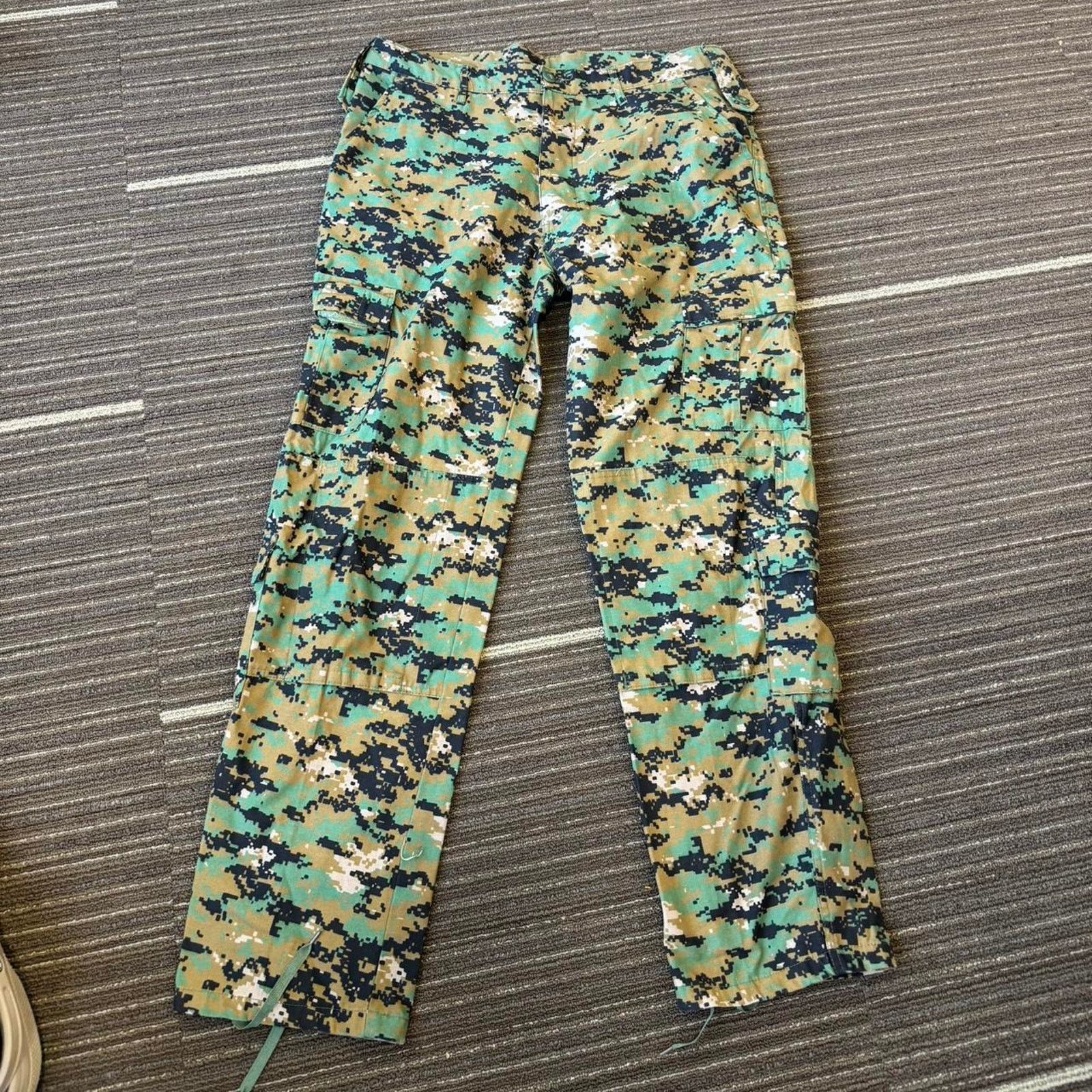 Vintage Vintage Military Surplus Khaki Green Camo cargo pants Size US 32 / EU 48 - 4 Thumbnail