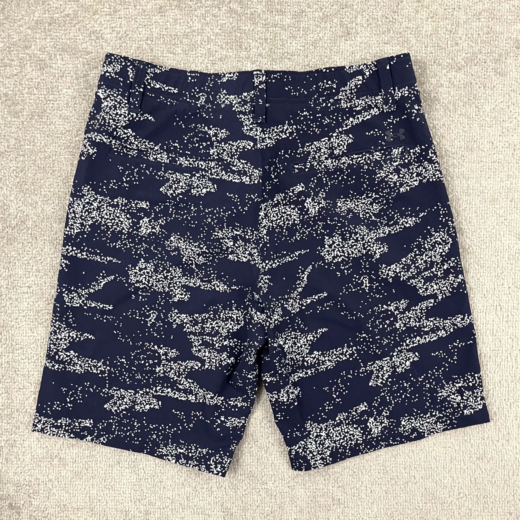 Under Armour Under Armour Mens Chino Shorts 30 / 9" Blue Geometric Printed Performance Golf Size US 30 / EU 46 - 3 Thumbnail