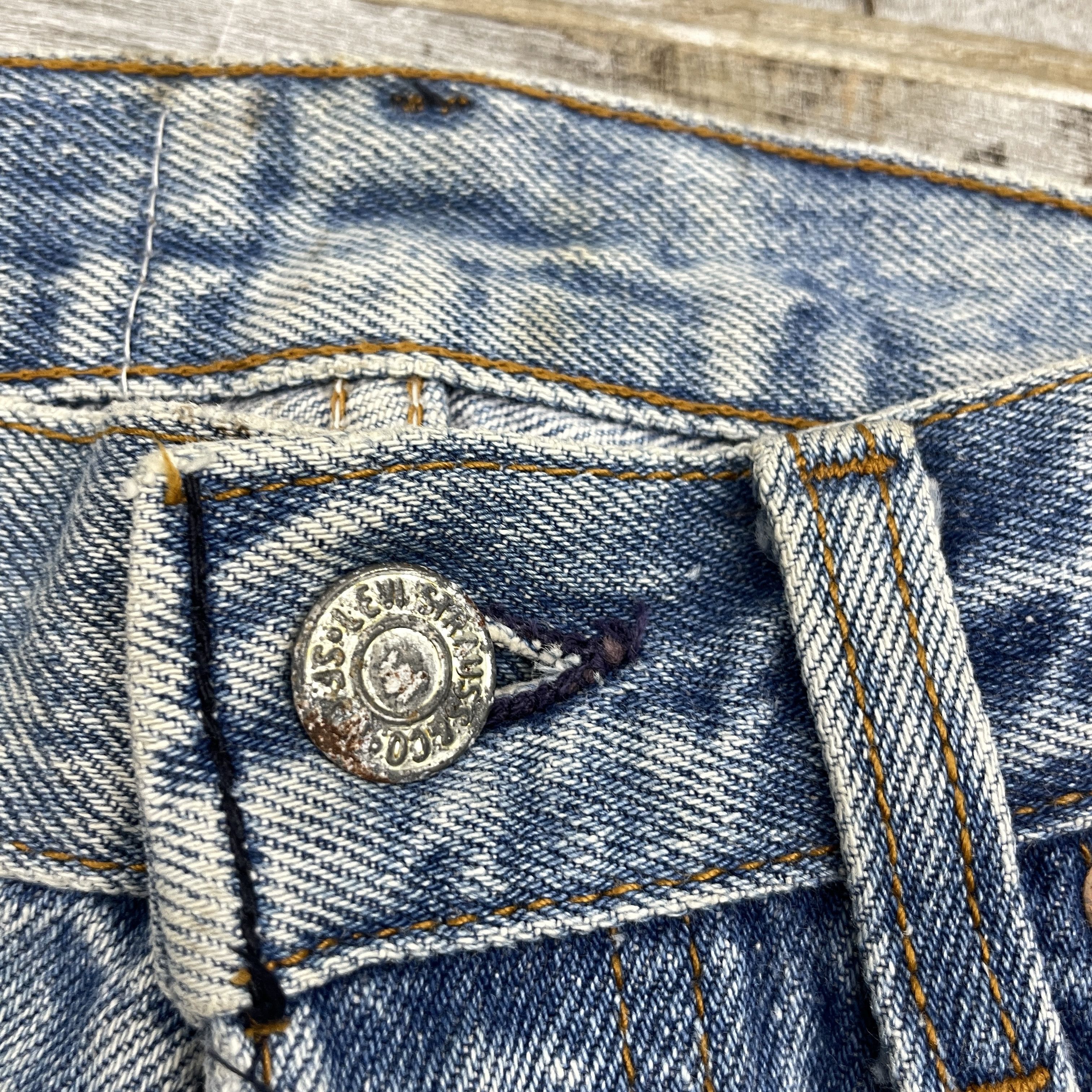 Levi's Vintage Levi's 501 Blue Wash Distressed Jeans -WC318 Size US 26 / EU 42 - 7 Thumbnail