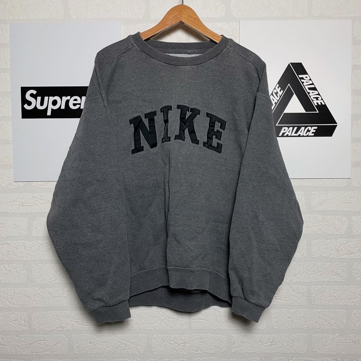 Nike VINTAGE NIKE SPELLOUT BOXY HEAVY COTTON BOXY SWEATSHIRT 90s Size US M / EU 48-50 / 2 - 1 Thumbnail