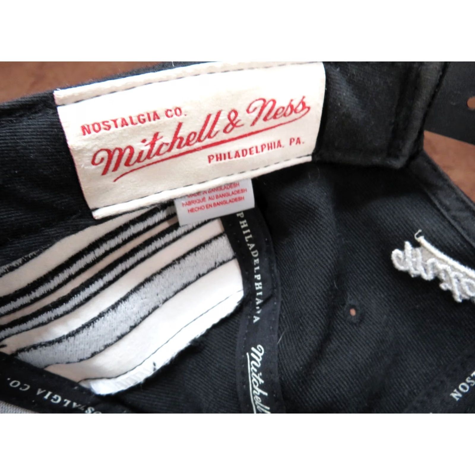 Mitchell & Ness VINTAGE Mitchell & Ness Chicago Black Hawks Snapback Hat Men One Size Black White Striped USA Trucker Hat Adjustable Summer Spring Size ONE SIZE - 7 Thumbnail