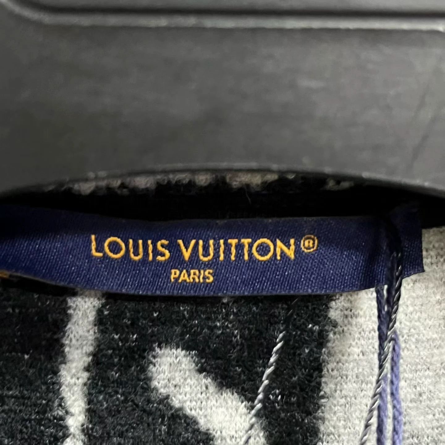 Louis Vuitton Louis Vuitton B&W Comic Print Jacket Size US XXS / EU 40 - 2 Thumbnail