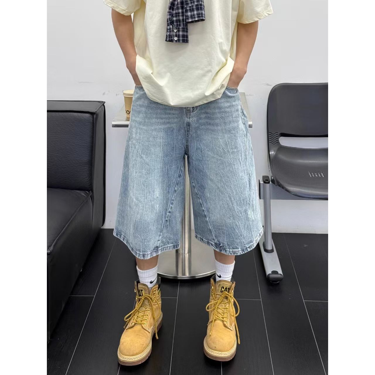Vintage Men's Washed Vintage Straight-Leg Denim Shorts Size US 32 / EU 48 - 1 Thumbnail