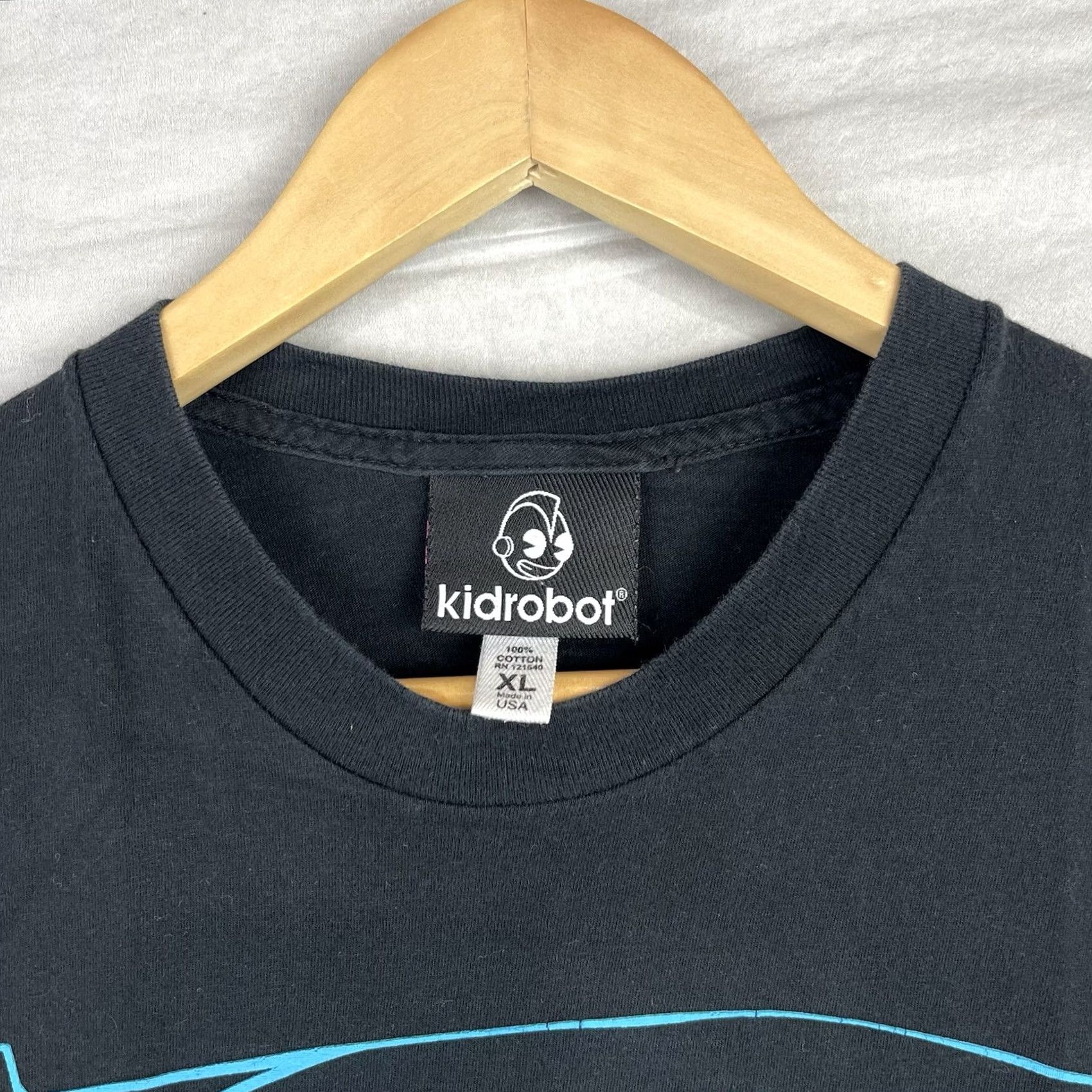 Vintage VINTAGE Kidrobot Shirt XL Mens Resist Mascot Made In USA Y2K Black Vintage Shirt Size US XL / EU 56 / 4 - 5 Thumbnail