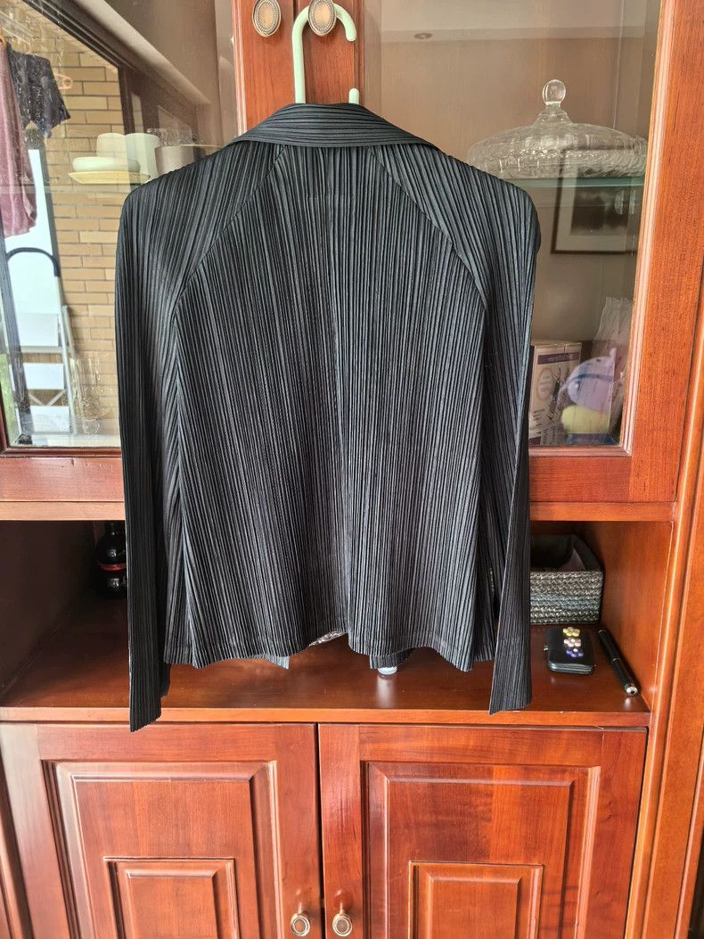 Other Issey Miyake/三宅一生 size:3 Black pleated cardigan Size S / US 4 / IT 40 - 2 Thumbnail
