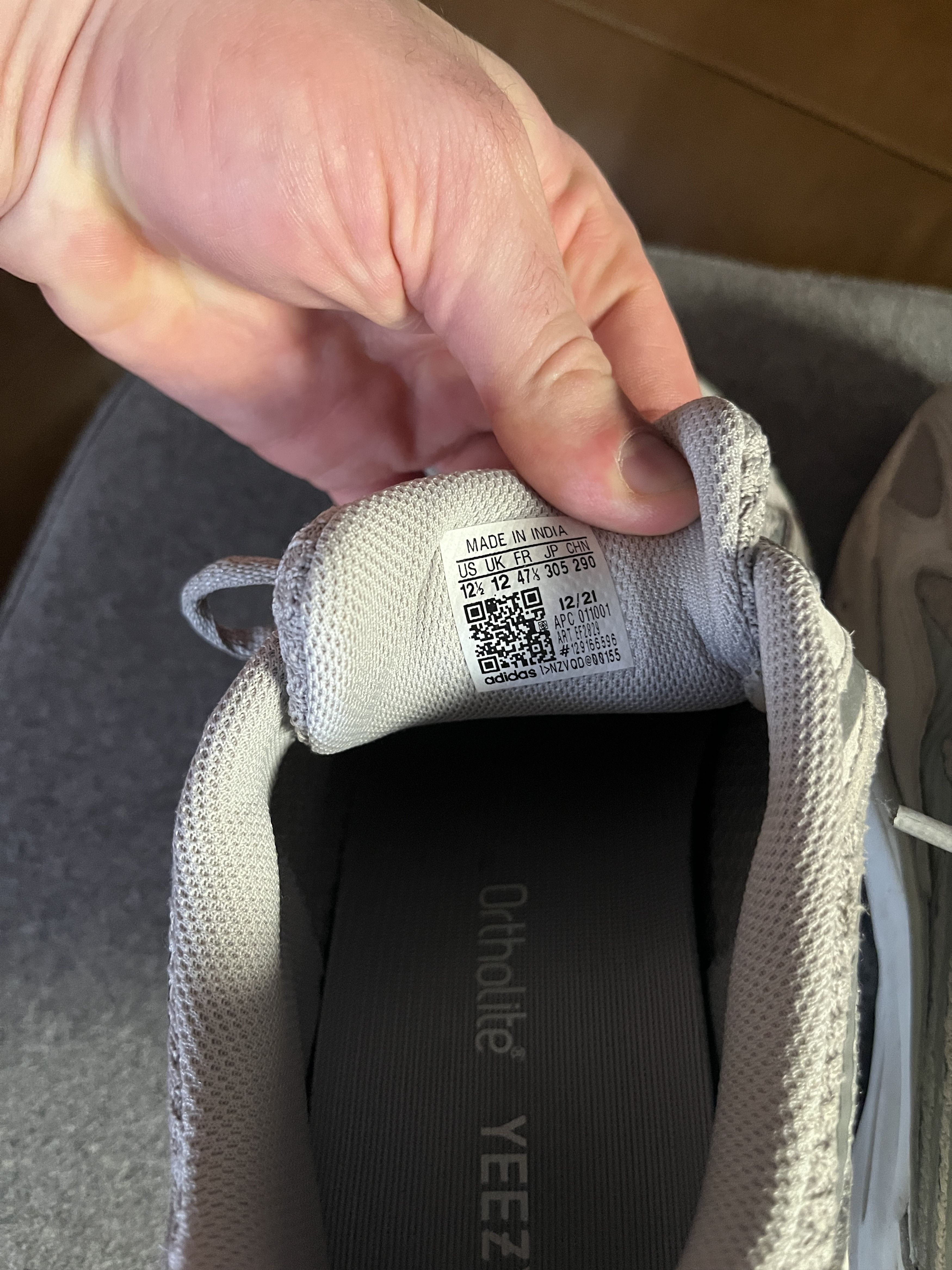 Adidas Yeezy 700v2 Static Size US 12.5 / EU 45-46 - 9 Thumbnail