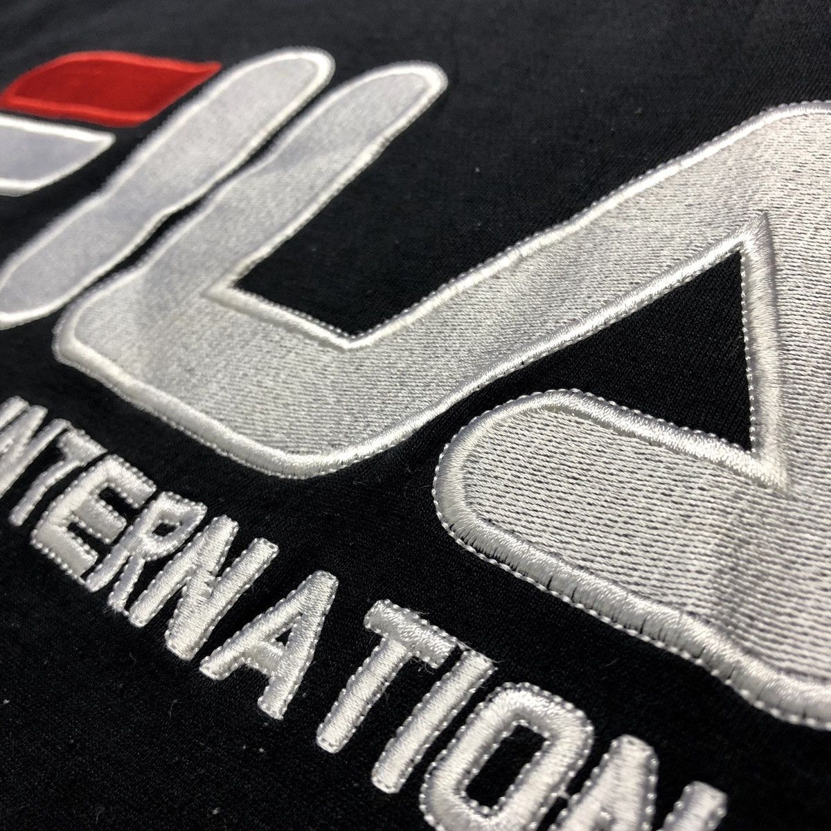 Other Vintage FILA Big Logo Pullover Embroidered Swatshirt Black Size US M / EU 48-50 / 2 - 9 Thumbnail