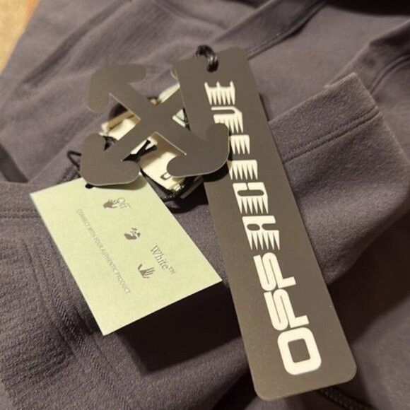 Off-White OFF-WHITE™ T shirt Lead M Size US M / EU 48-50 / 2 - 8 Thumbnail