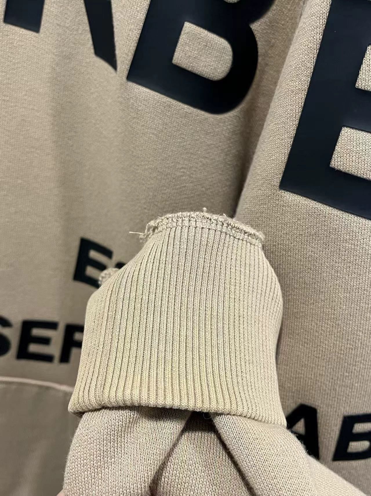 Burberry Burberry Khaki Logo Hoodie Unisex Size S Like New Size US S / EU 44-46 / 1 - 5 Thumbnail