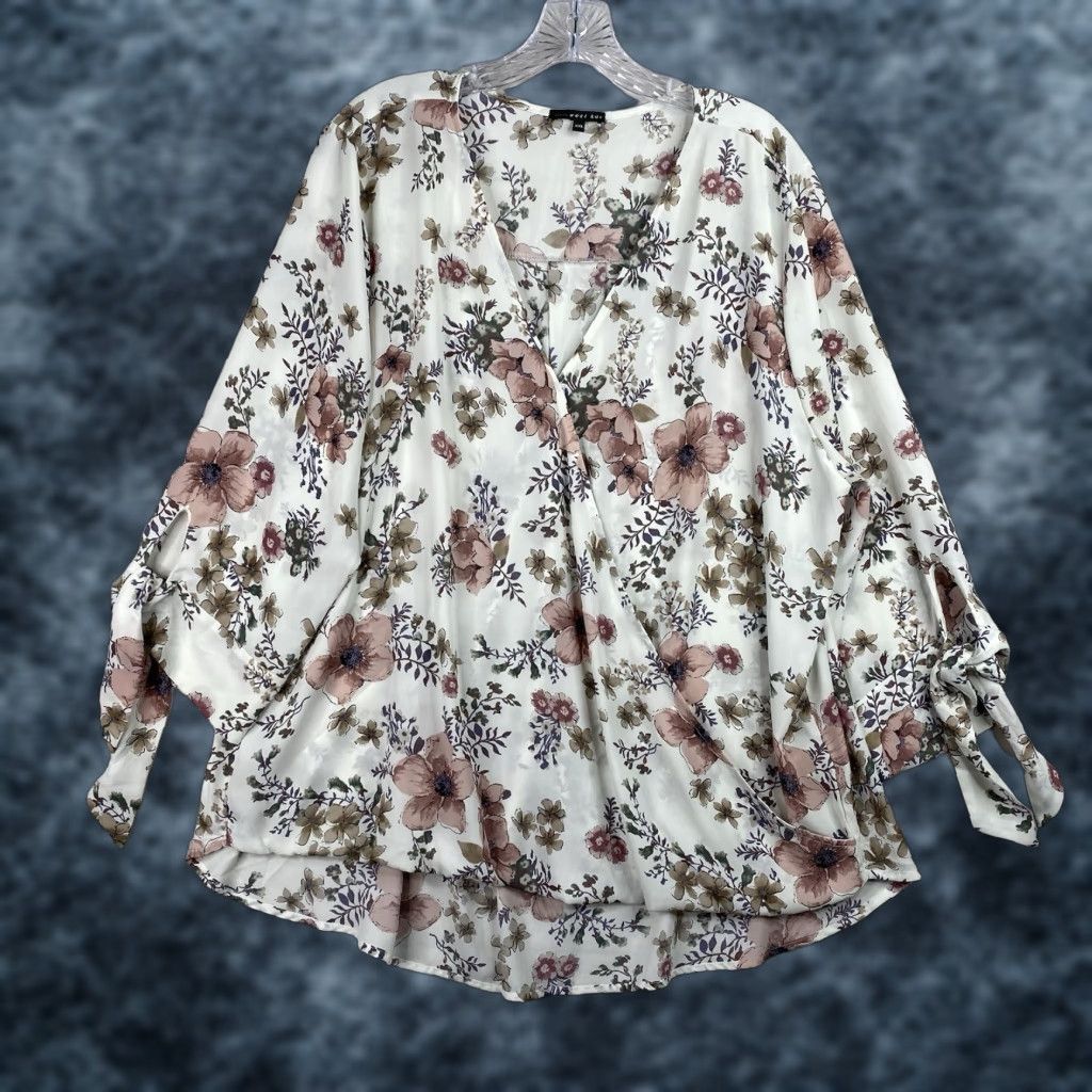Vintage West Kei Blouse Tunic Womens XXL Floral White V Neck 3/4 Sleeve Knit Polyester Casual Shirt Buttonless Pullover Size XXL / US 16-18 / IT 52-54 - 1 Thumbnail
