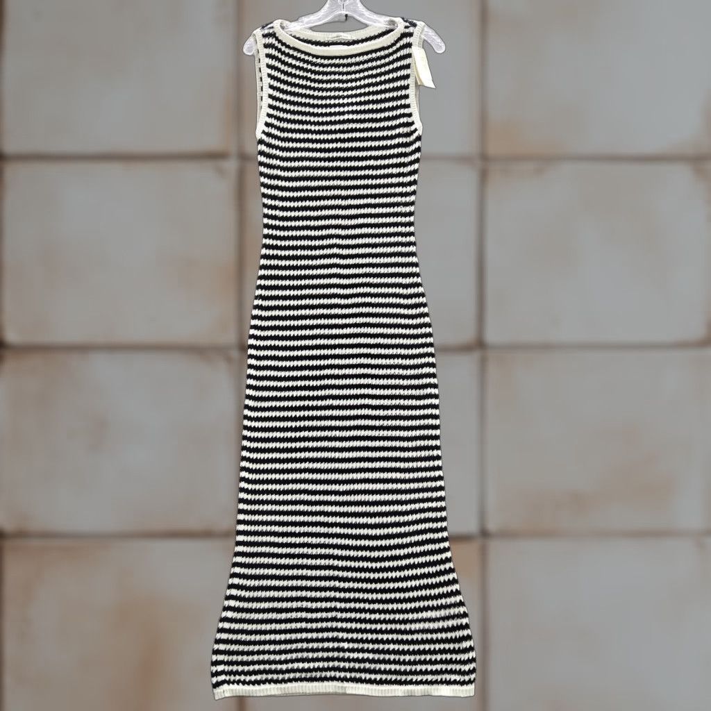 blue and black striped dress illusion In February 2015, a photo of a striped dress posted online unexpectedly  turned into a worldwide argument. Some viewers swore it was blue and black,  while others were convinced it was white