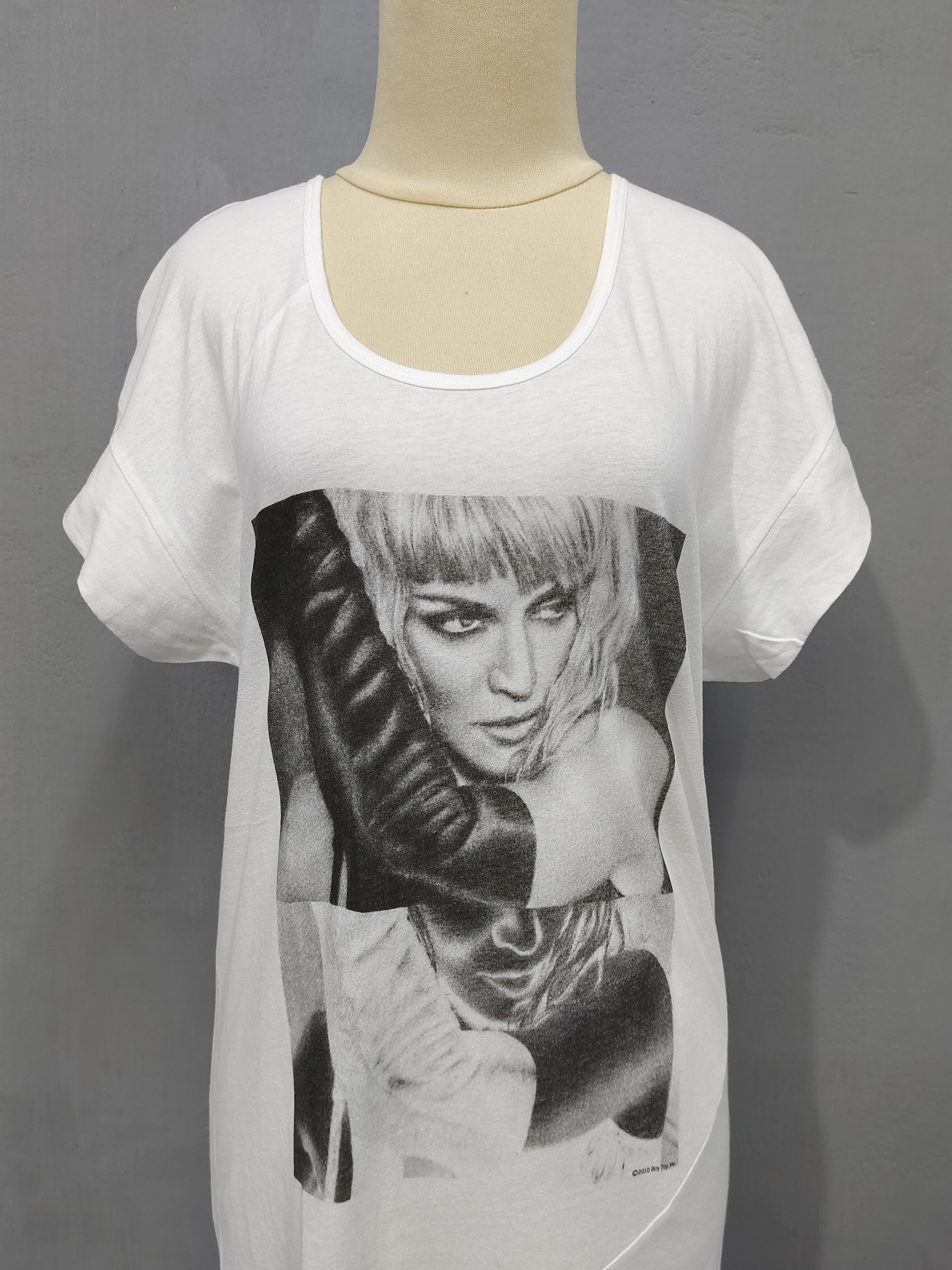 Japanese Brand MURUA🇯🇵 Boy Toy Inc Licensed Photo Print Cut & Sew Panel Size M / US 6-8 / IT 42-44 - 3 Thumbnail