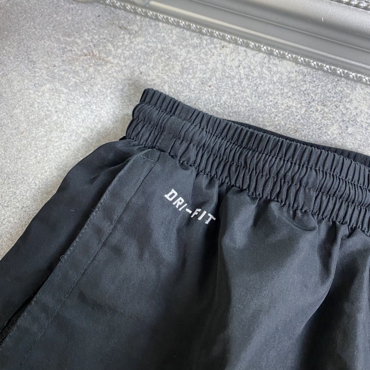Nike Vintage Nike Track Pants Y2K Size US 30 / EU 46 - 5 Thumbnail