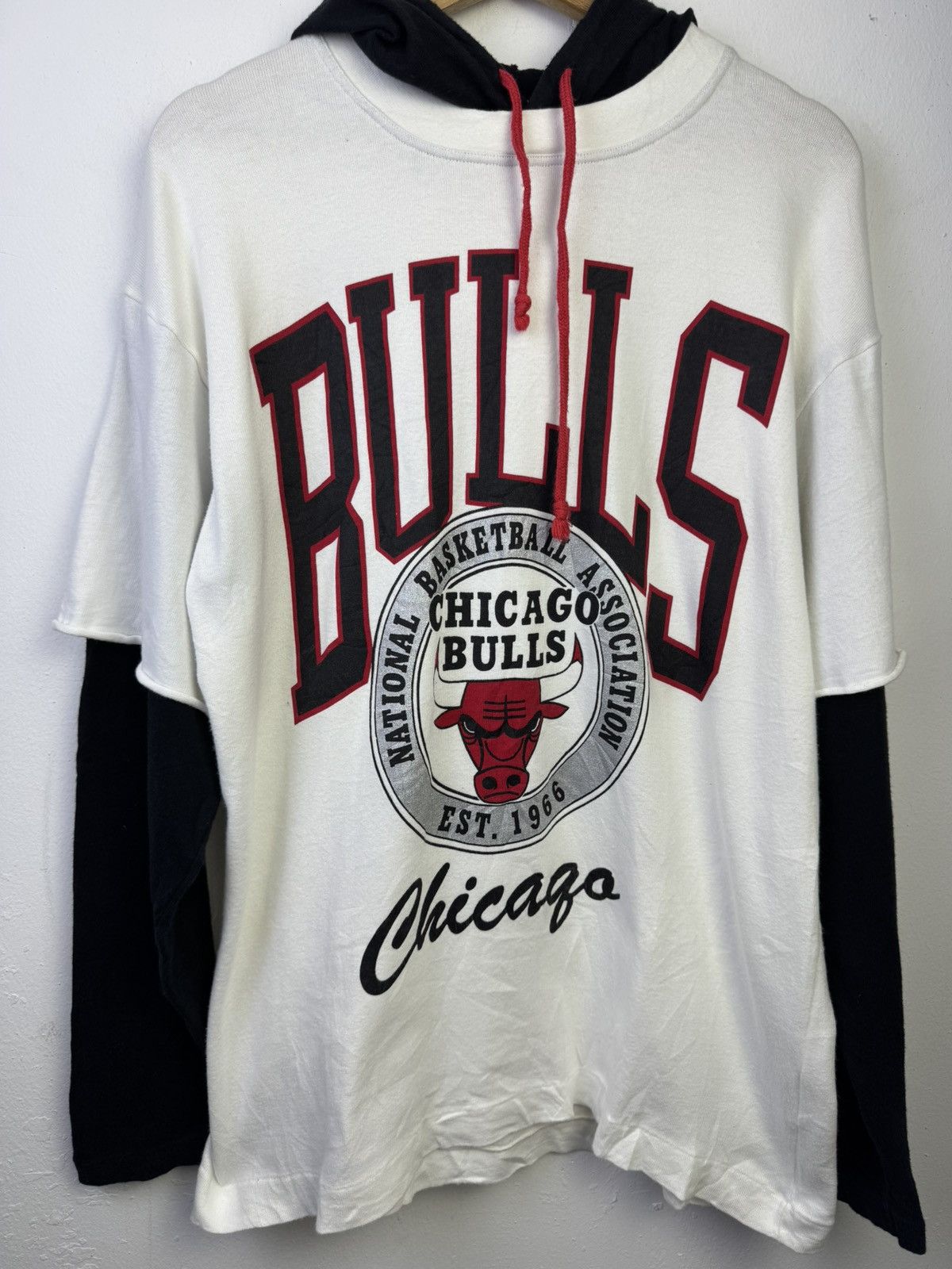 NBA Vintage Chicago Bulls long-sleeve layered hoodie Tshirt Size US L / EU 52-54 / 3 - 4 Thumbnail