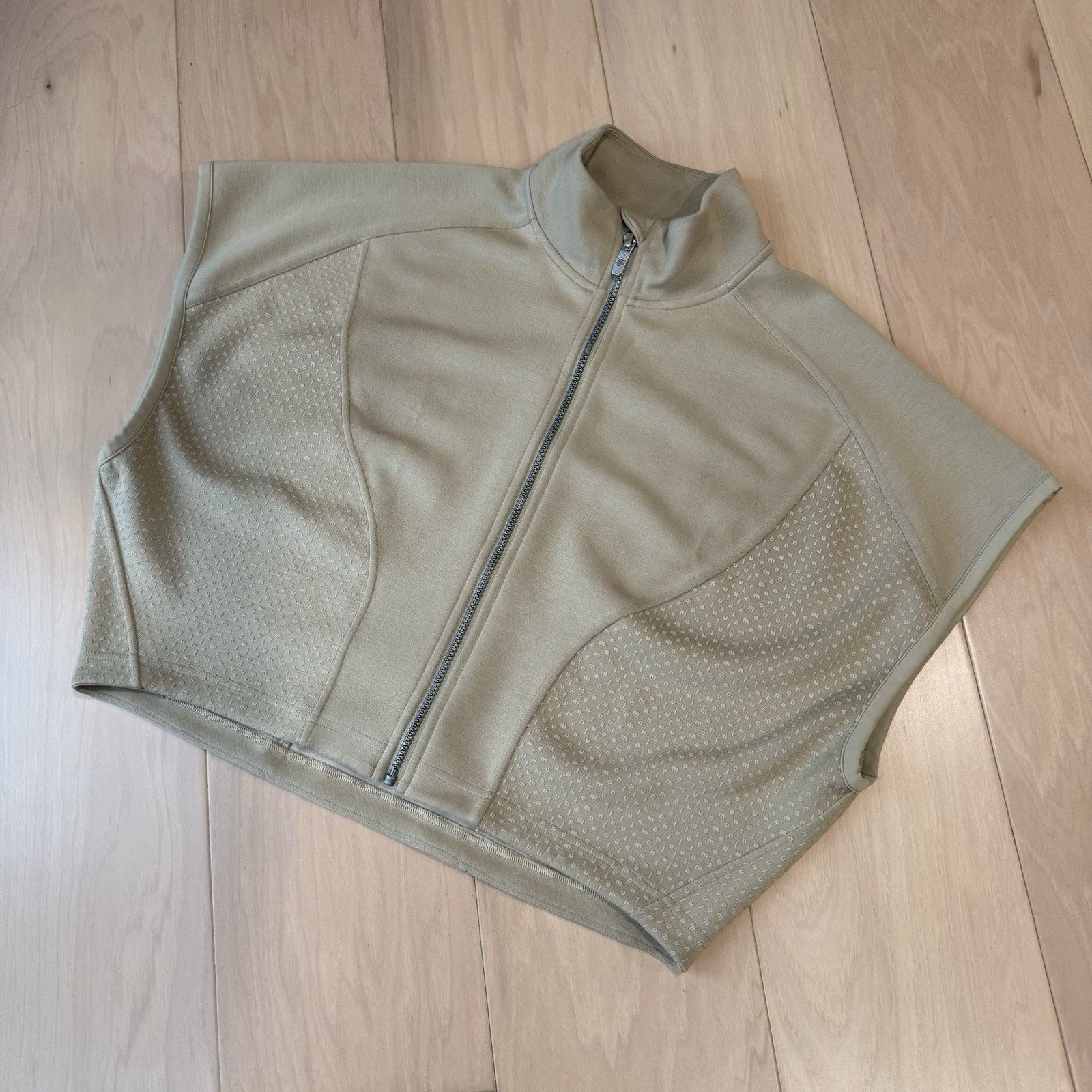 Lululemon Lululemon Embossed Panel Vest 6 Khaki Full Zip Gorpcore Size M / US 6-8 / IT 42-44 - 8 Thumbnail