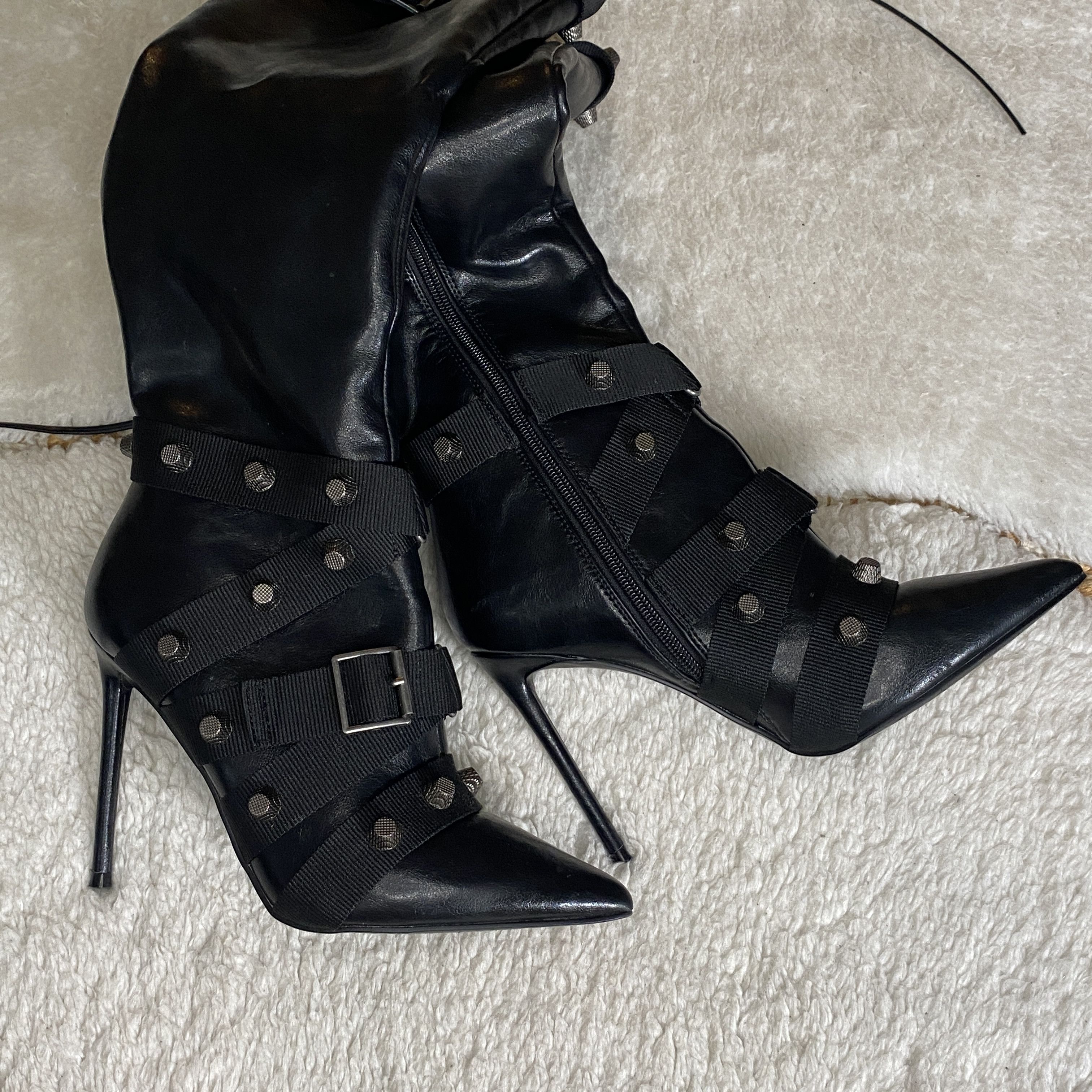 Steve Madden Steve Madden Black Faux Leather Strappy Studded Boots Size US 7.5 / IT 37.5 - 4 Thumbnail
