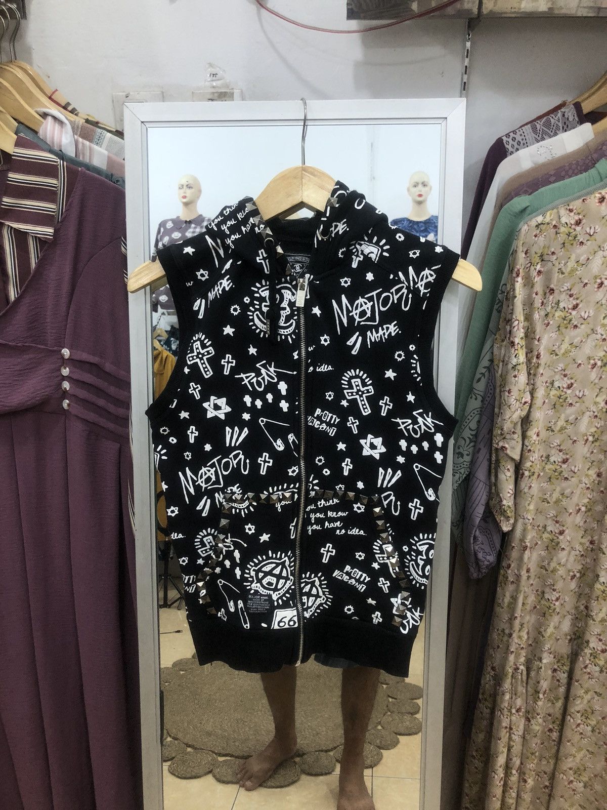 20471120 × Beauty Beast × Japanese Brand Major Made Studded Sleeveless Hooded Size US M / EU 48-50 / 2 - 1 Thumbnail